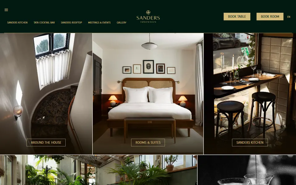 Screenshot Hotel Sanders: donkergroene kopbalk met gouden knoppen en een mozaïek van interieurfoto's